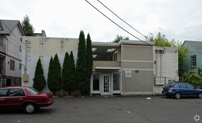 Campus Apartments - Campus Apartments