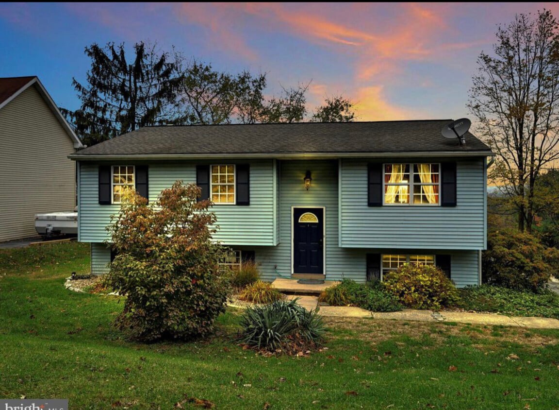 4127 Millbrook Rd, Mount Joy, PA 17552 House for Rent in Mount Joy