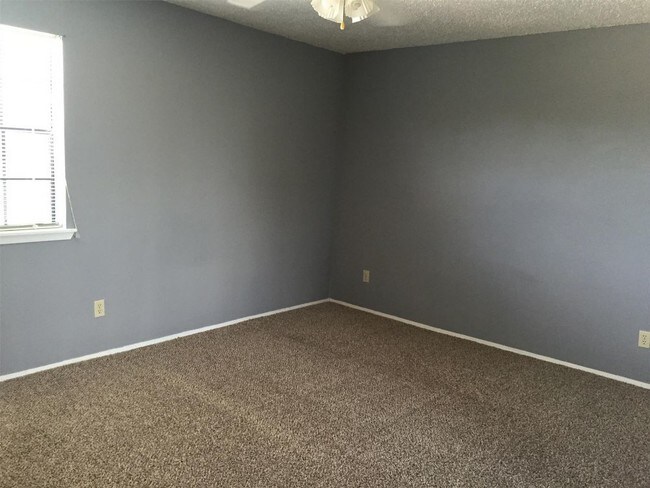 Foto del edificio - 1102 C Autumn Circle