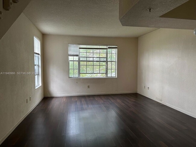 Foto del edificio - 745 SW 148th Ave