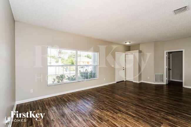Building Photo - 2242 Mantilla Ave SE