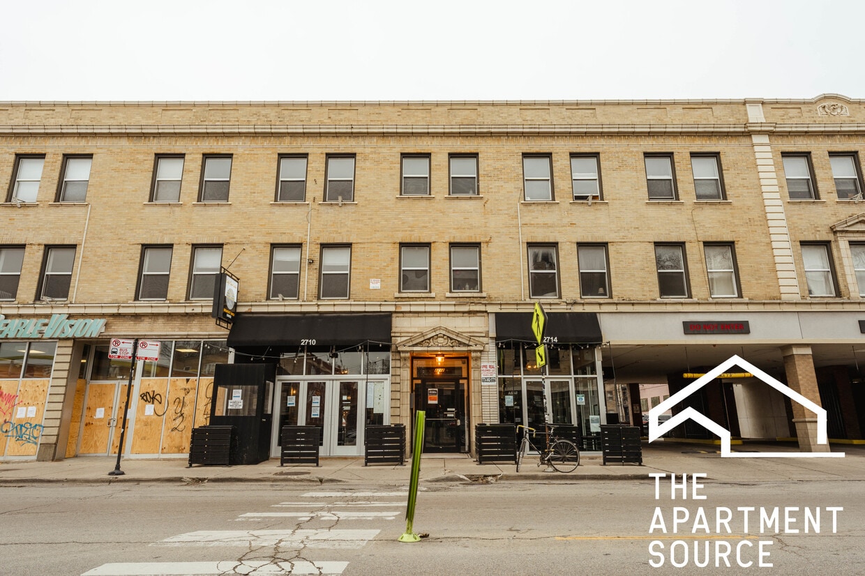 Foto del edificio - 2712 N Milwaukee Ave