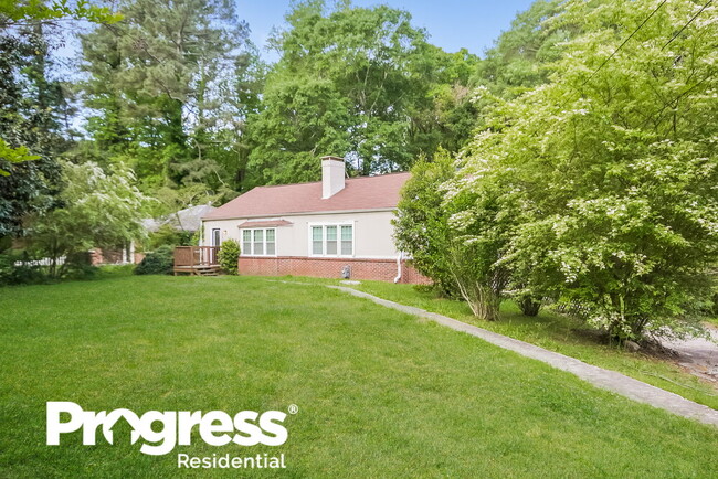 Building Photo - 1461 Centra Villa Dr SW