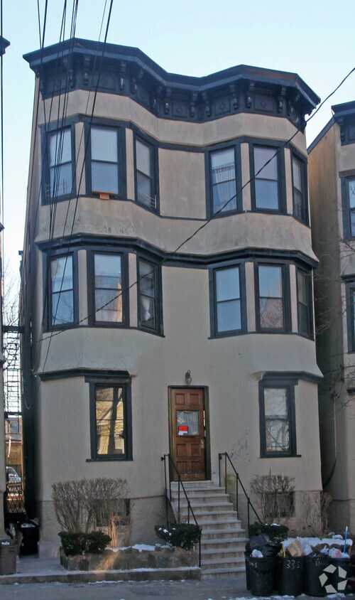 Primary Photo - 31 S High St