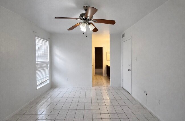 Foto del edificio - 8200 Broadway St