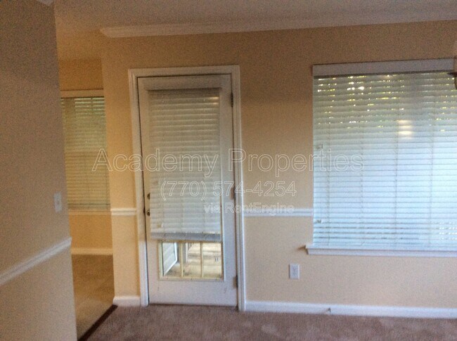 Foto del edificio - 4015 Yellow Pine Ct