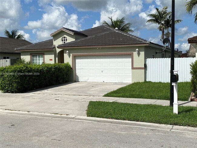 Building Photo - 17136 SW 143rd Pl