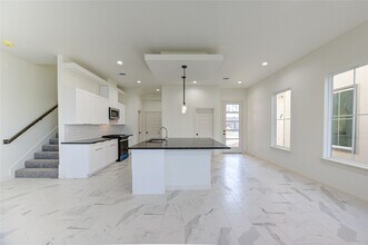 Building Photo - 2903 El Fenice Ln