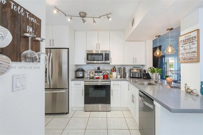 Foto del edificio - 15761 SW 137th Ave