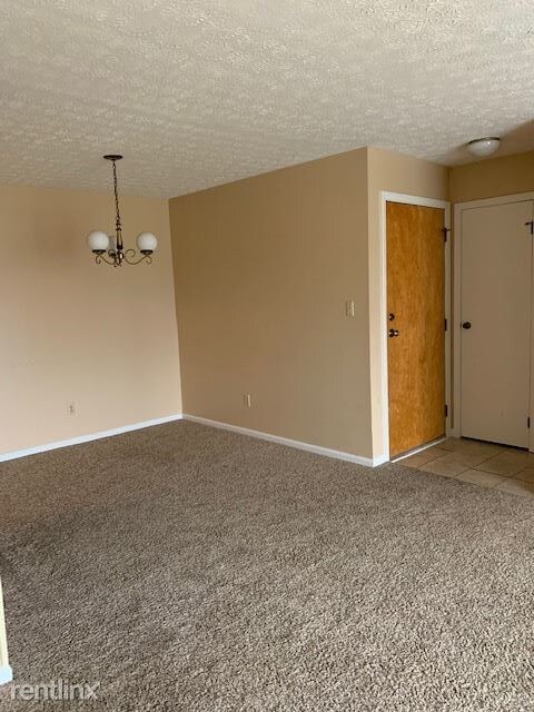 Building Photo - 2 br, 1.5 bath Condo - 5357 Portland St