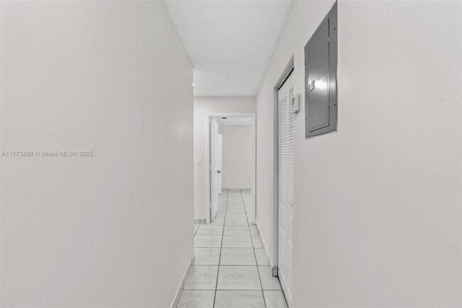 Foto del edificio - 3 bedroom in Hollywood FL 33021