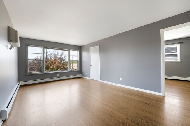 Building Photo - 5311 N Northwest Hwy