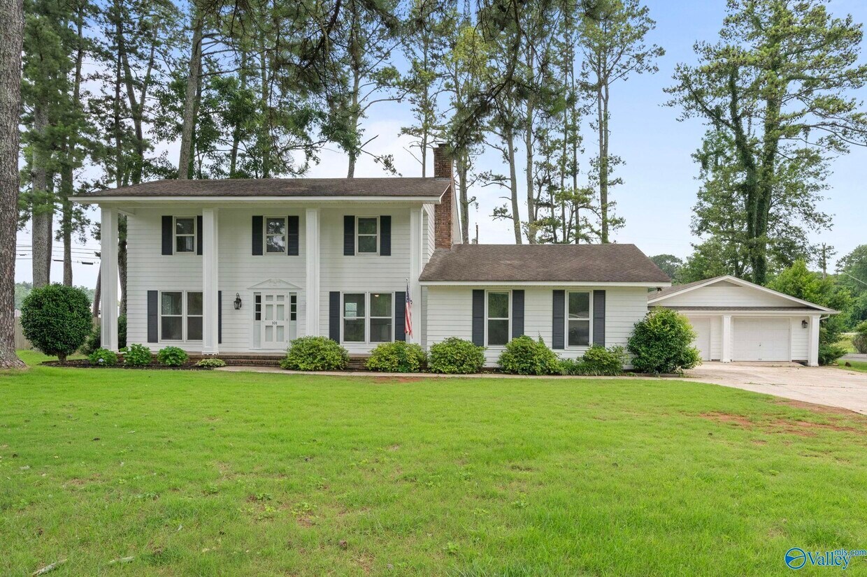 Foto principal - 101 Shady Ln