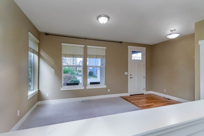 Foto del edificio - 5Bd/3Ba Lynnwood House