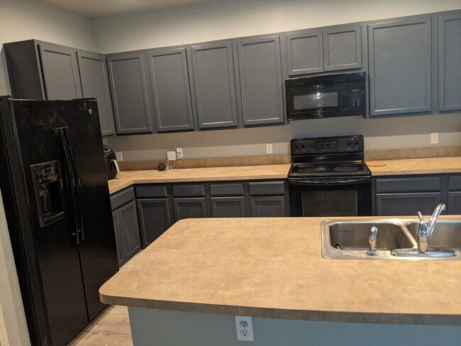 Foto del edificio - 2616 Blackstone Dr