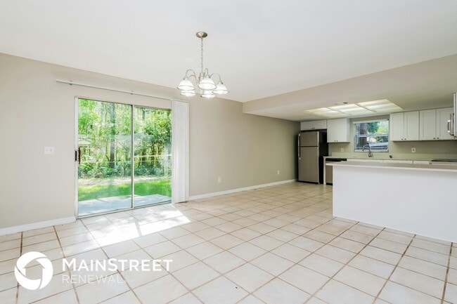 Building Photo - 1130 Foxwood Dr