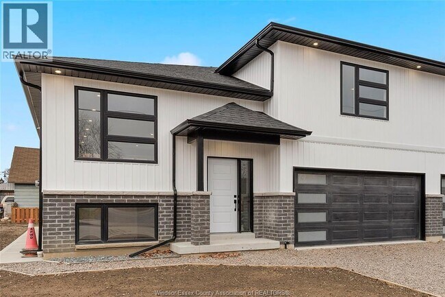 Building Photo - 302B KEMPT