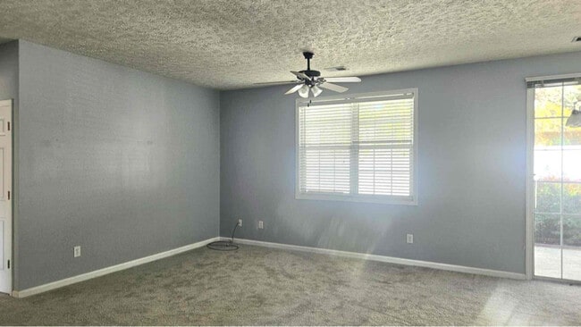 Photo - 202 Windcroft Cir NW House