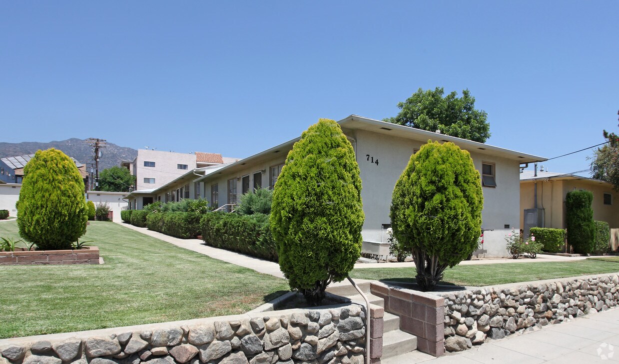 Foto principal - 714 S 6th St