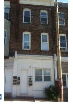 Primary Photo - 7028 Woodland Ave