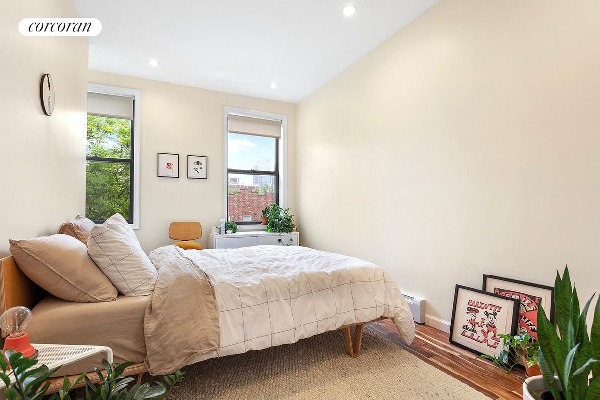 Foto principal - 466 Sackett St
