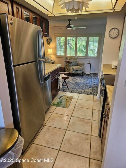 Foto del edificio - 136 Beach Park Ln