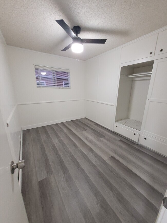 Foto del edificio - 10918 Acacia Ave