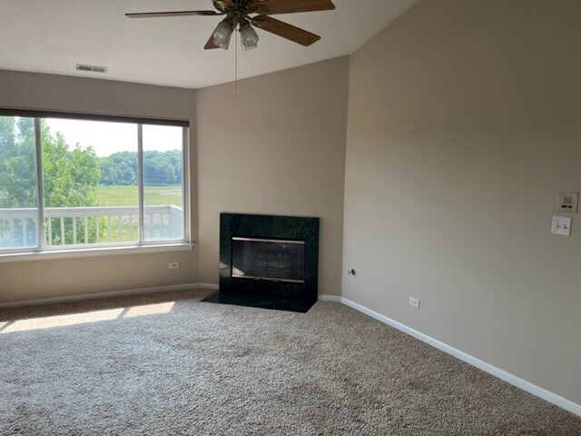 Foto del edificio - 290 Crestview Dr