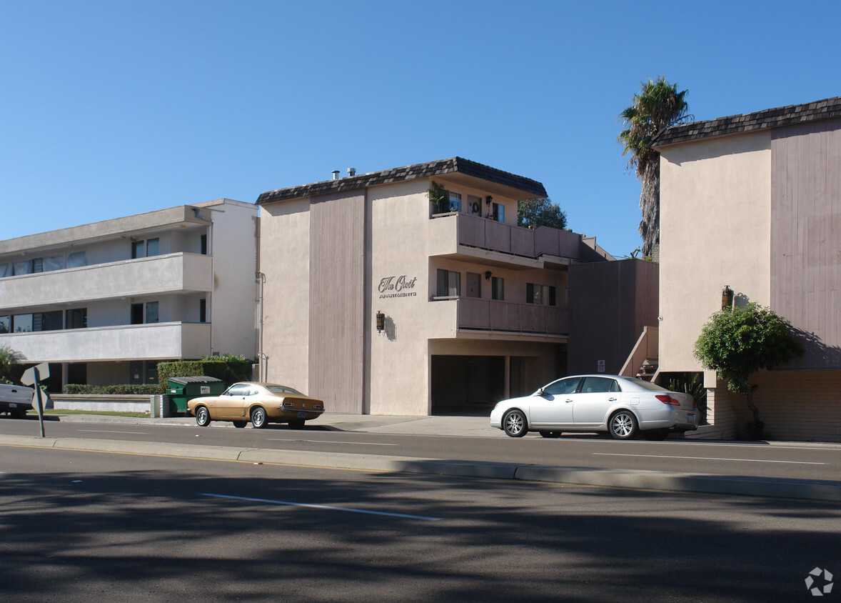 Building Photo - The Crest Apartments