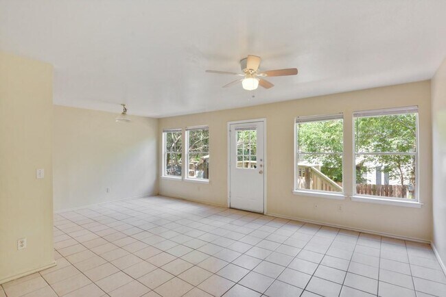 Building Photo - 896 Sagewood Trail