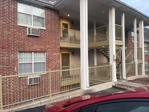 Building Photo - 200 Golf View Dr