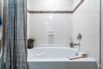 Bathroom - Oakwood Crossing