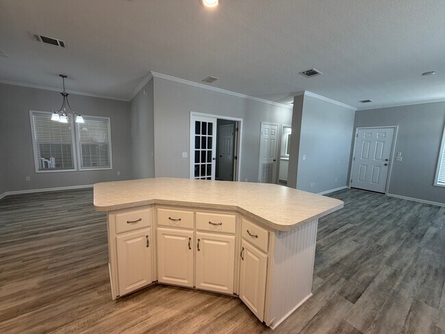 Foto del edificio - 1618 Killarney Ct