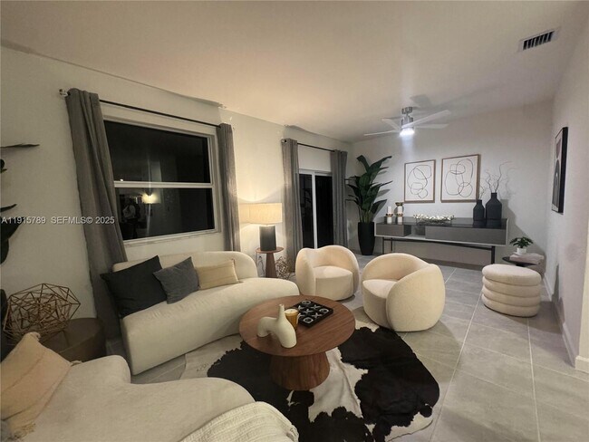 Foto del edificio - 2738 SE 24th Terrace