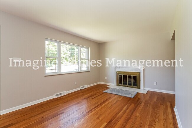Building Photo - Split Level in Popular Anderson Township!!!!