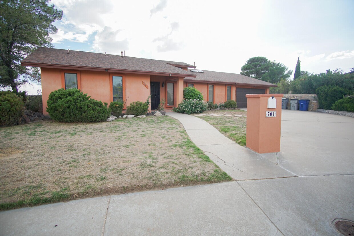 701 Dulce Tierra Dr, El Paso, TX 79912 House for Rent in El Paso, TX