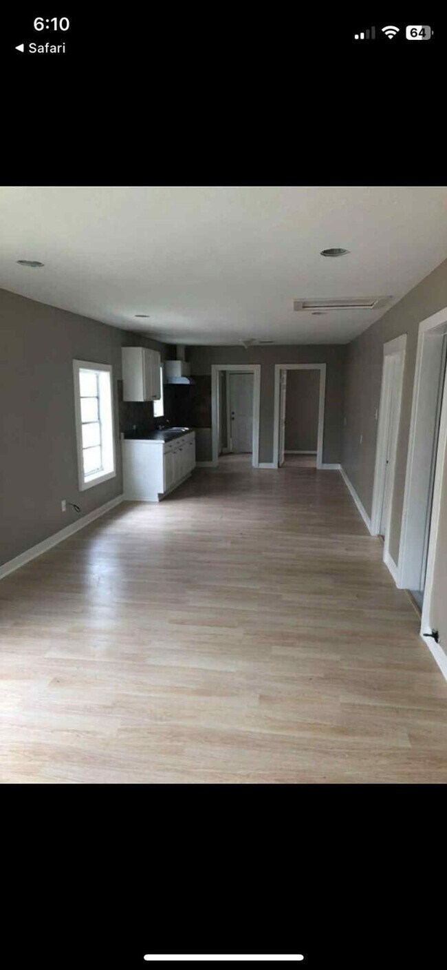 Foto del edificio - 415 E 43rd St