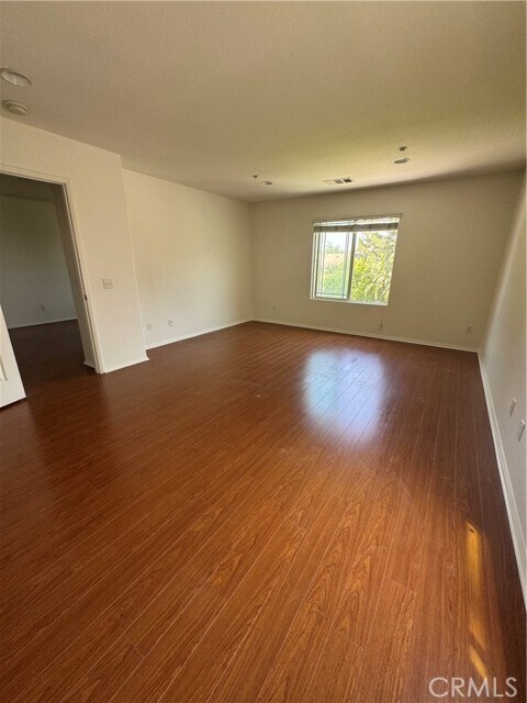 Building Photo - 6945 Regal Park Dr