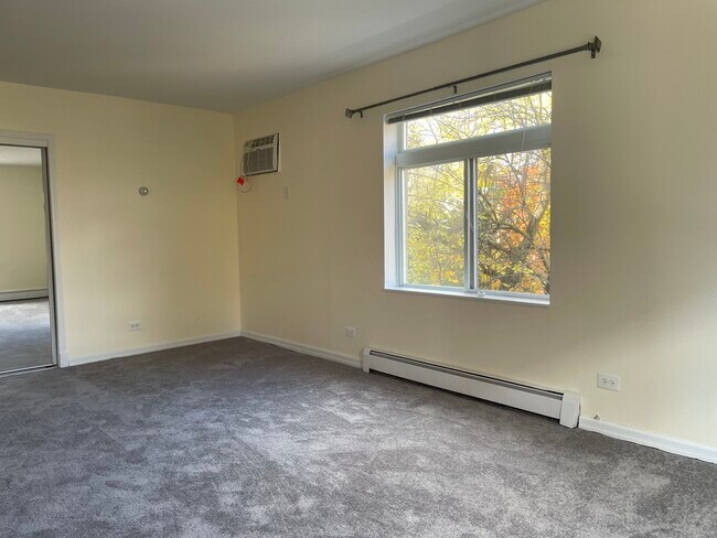 Building Photo - 5711 Huxley Ave