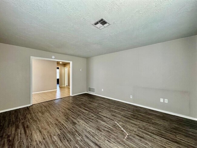 Foto del edificio - 143 Barrett Pl