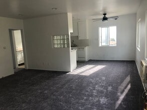 Building Photo - 744 Pier Ave