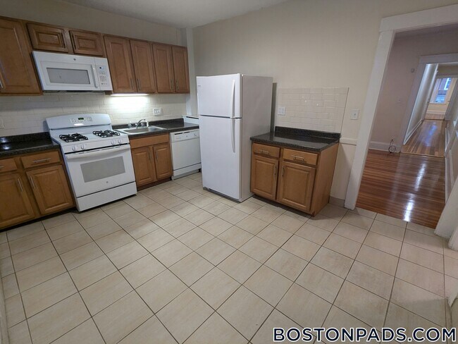 Building Photo - 6 Barrows St