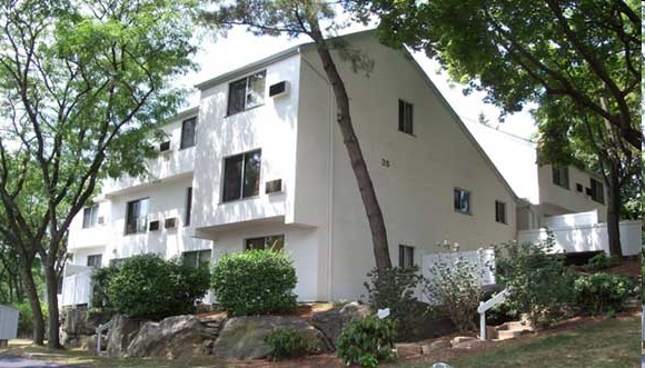 Building Photo - Putnam Green