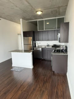 Foto del edificio - 235 W Van Buren St