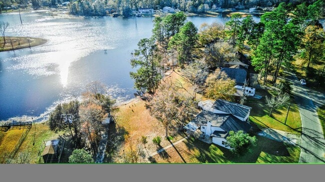 Building Photo - 215 Cypress Bend Dr