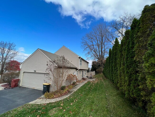 Foto del edificio - Available NOW 3BR HOME in Whitehall, PA!
