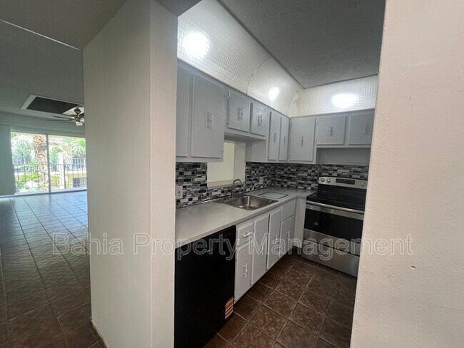 Foto del edificio - 11905 NE 2nd Ave