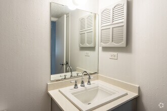 1BR, 1BA - 656SF - Mueller Flats Apartments