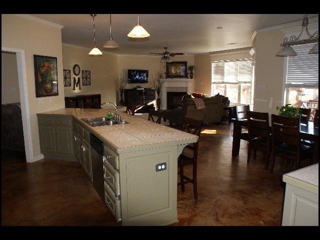 Building Photo - 7385 W Ridge Cir