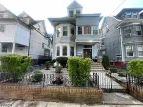 Building Photo - 55 Treacy Ave